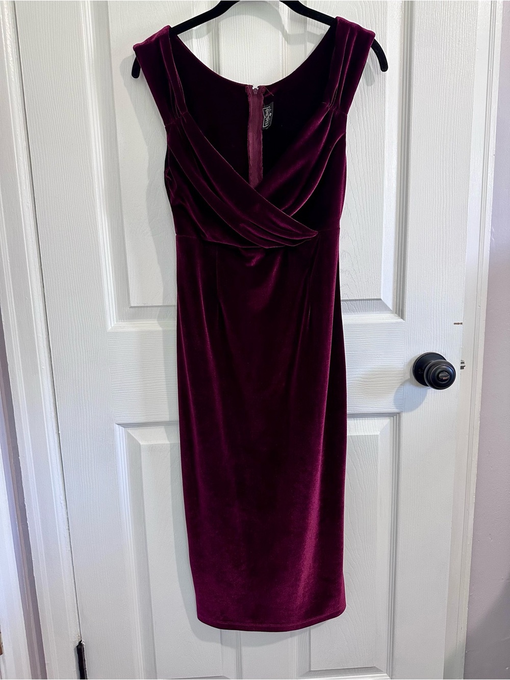 Rocksteady Velvet Burgundy Silhouette Marilyn Monroe-style Retro Wiggle Dress
